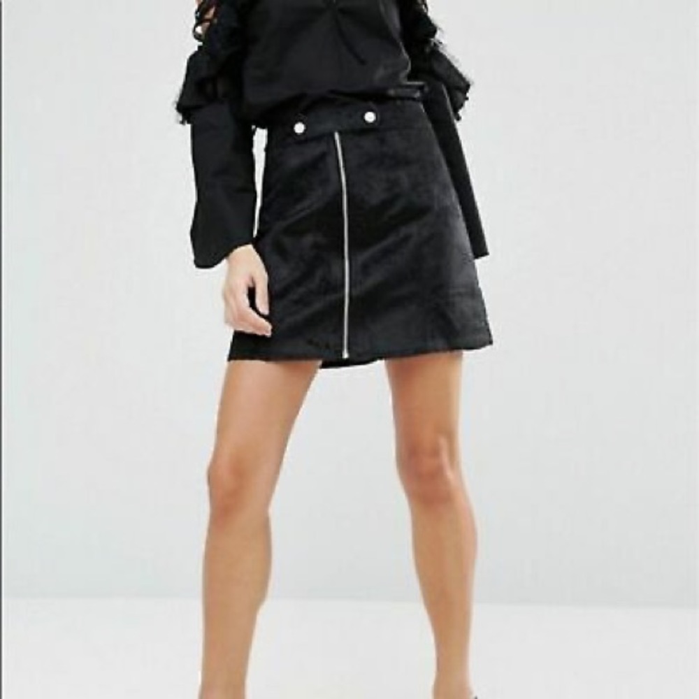 Black ‘Goldie London’ Mini Skirt